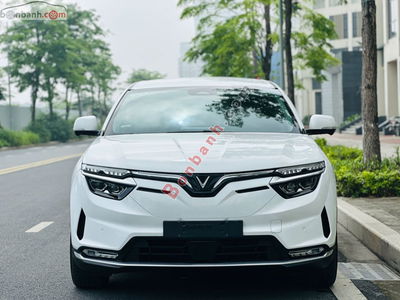 Xe VinFast VF8 Eco AWD 2022