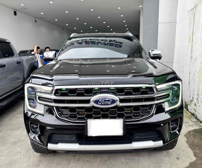 Everest Titanium 2023 4x4 - 50.000 km - hỗ trợ góp