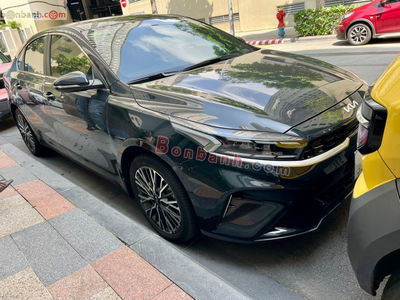 Xe Kia K3 Premium 2.0 AT 2022