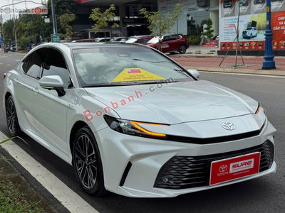Xe Toyota Camry 2.5 HEV Top 2025