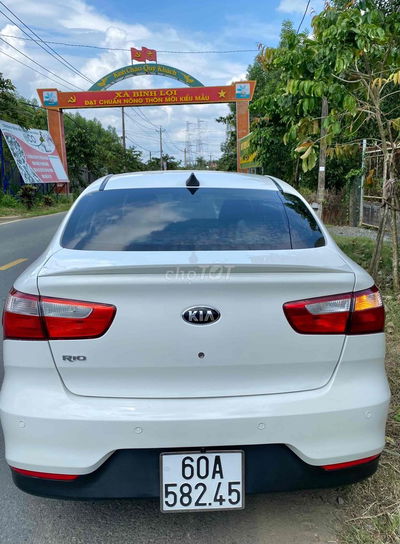 Kia Rio 2016 1.4 MT Sedan - 75000 km
