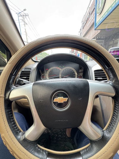 Ô tô Chevrolet Captiva đen 7 chỗ tự động