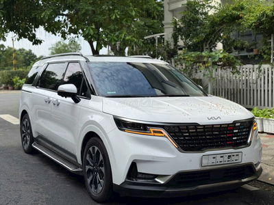 Kia Carnival 2.2D Signature 7S - 2024 Sơn Zin 98%