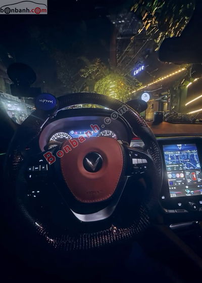 Xe VinFast Lux SA 2.0 Premium 2.0 AT 2019