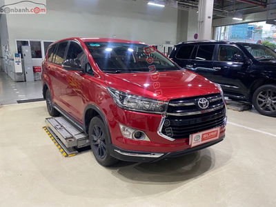 Xe Toyota Innova 2.0 Venturer 2018