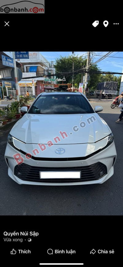 Xe Toyota Camry 2.5 HEV Mid 2025