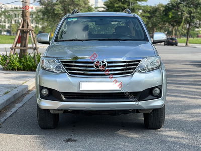 Xe Toyota Fortuner 2.7V 4x2 AT 2013