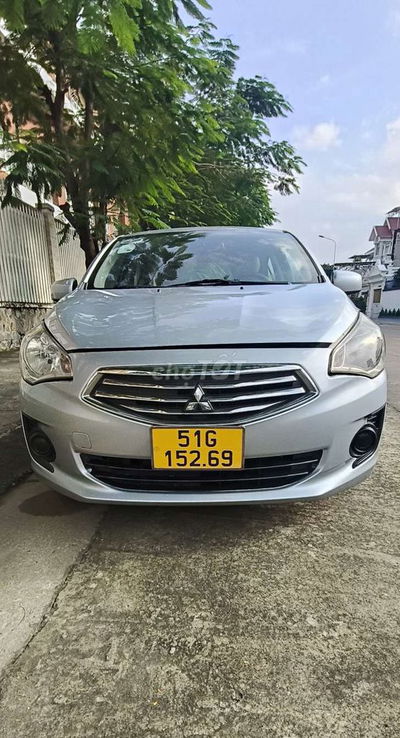 MITSUBISHI atrage 2017 1.2MT - 2018 km