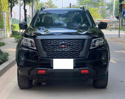 Nissan Navara Pro4X sx 2022 màu đen siêu đẹp