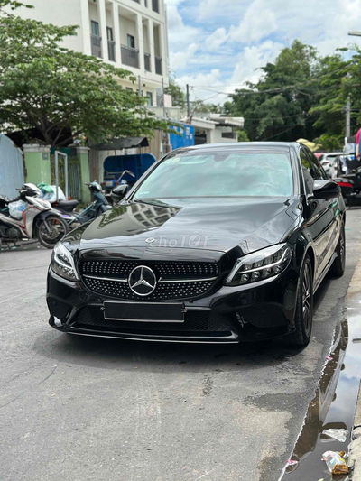 Mercedes Benz C200 - 56000 km model 2020