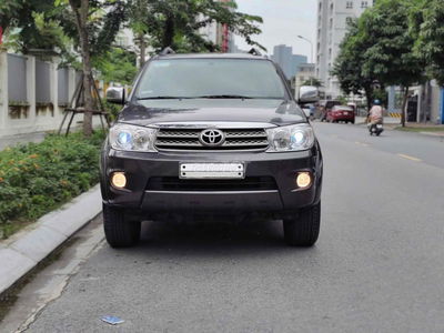 Toyota Fortuner 2.5G số sàn máy dầu 2010 siêu đẹp