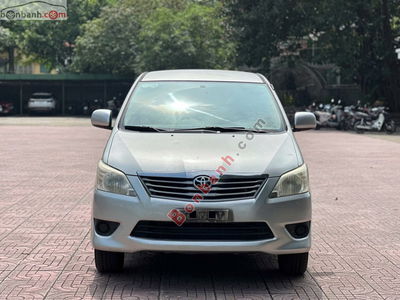 Xe Toyota Innova 2.0E 2013