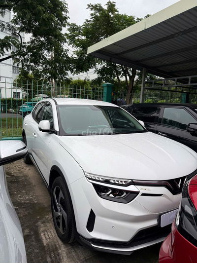 VinFast VF8 2024 Eco - 22 km