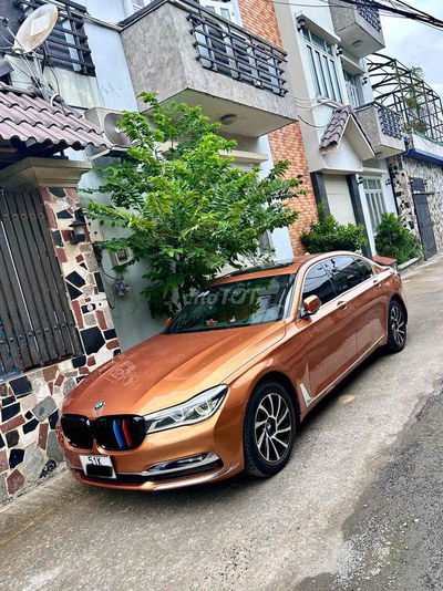 BMW 750Li_ chuyên cơ mặt đất_ Fome 2019_Xe đi ít