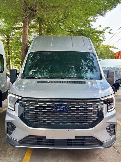 Ford Transit 2025 Premium - 239 km