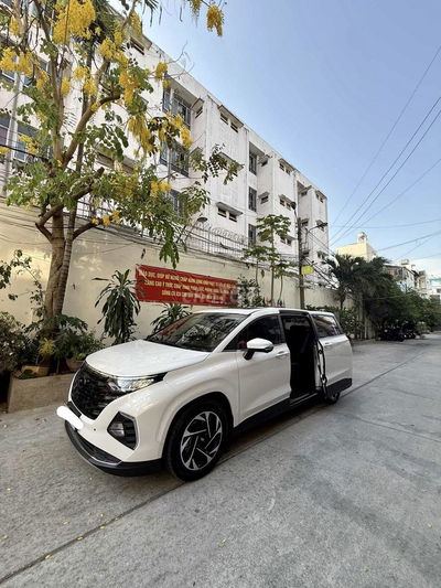 HYUNDAI Custin 2024 2.0 (Đăng ký tháng 10 2024)