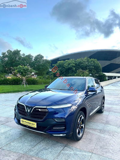 Xe VinFast Lux SA 2.0 Base 2.0 AT 2019