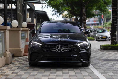 Mercedes Benz E Class 2022 E300 AMG - Bank 90%