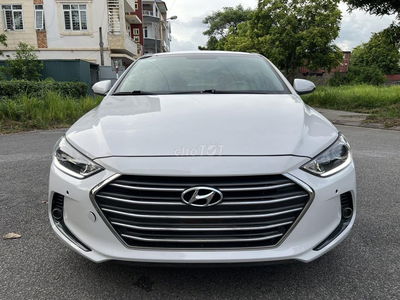 Cần bán Elantra model 2018 at full 2.0, màu trắng