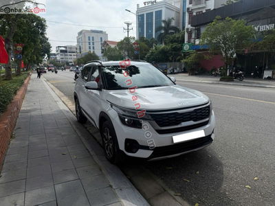 Xe Kia Seltos Deluxe 1.4 AT 2023