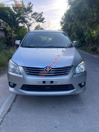 Xe Toyota Innova 2.0E 2012