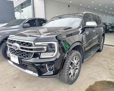 Ford Everest Titanium 2 cầu 2023 sơn zin 100%