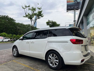 Kia Sedona 2019 Luxury D - 77000 km
