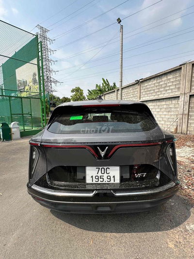 VinFast VF7 Plus 2024- 2 cầu- Trần Kính