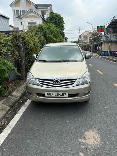 Toyota Innova 2006 G - 123 km