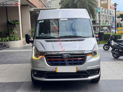 Xe Ford Transit Tiêu chuẩn 2024
