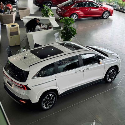 Hyundai Custin 2025 Cao Cấp 2.0T - Giảm giá lớn