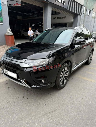 Xe Mitsubishi Outlander 2.0 CVT 2023