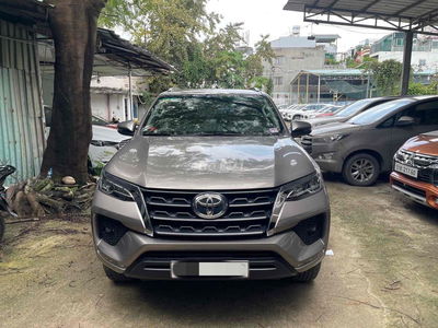 Toyota Fortuner 2.4AT 4X2 2020 Pháp Lý Công Ty
