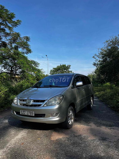 Toyota Innova 2006 G - 180000 km