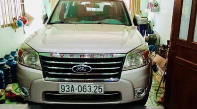 Ford Everest 2009 2.5L 4x2 MT - 100000 km