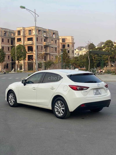 Mazda 3 2015 1.5 AT Hatchback - 8 km