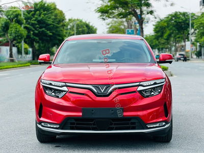 Xe VinFast VF8 S 2024