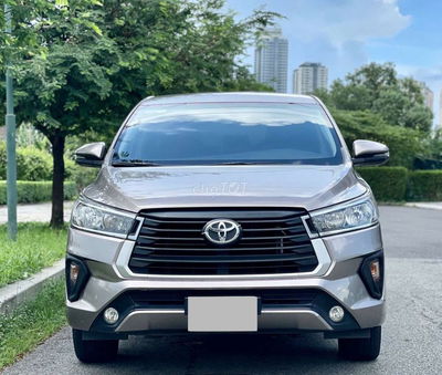 TOYOTA INNOVA E 57000 km