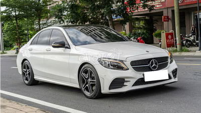 Xe Mercedes Benz C300 AMG 2021