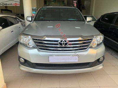 Xe Toyota Fortuner 2.7V 4x2 AT 2013