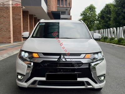 Xe Mitsubishi Outlander Premium 2.0 CVT 2023