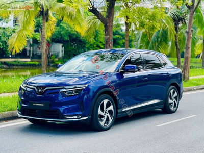 Xe VinFast VF8 Eco AWD 2023