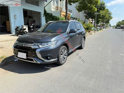 Xe Mitsubishi Outlander 2.0 CVT 2022