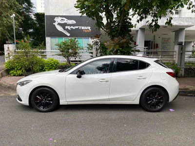 Mazda 3 2016 1.5 AT Hatchback màu trắng