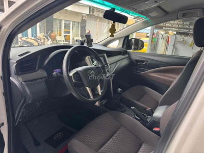 Toyota Innova 2022 E 2.0 MT - 60000 km