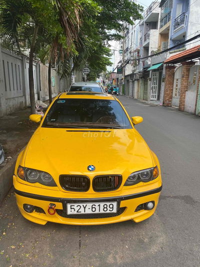 BMW 3 Series 2004 325i - 2222 km