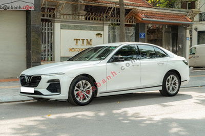 Xe VinFast Lux A 2.0 Base 2.0 AT 2019