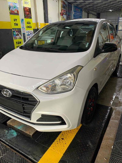 Hyundai Grand i10 2018 Sedan 1.2 MT - 230000 km