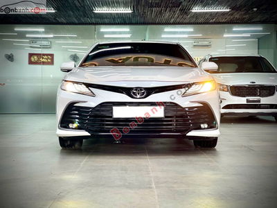 Xe Toyota Camry 2.0Q 2022