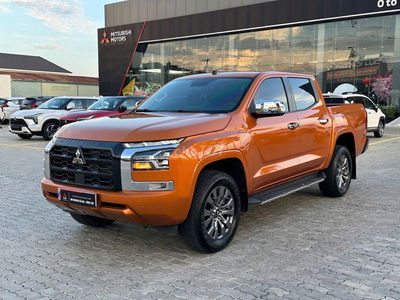 Mitsubishi Triton GLS 4X2 AT 2024 màu Cam